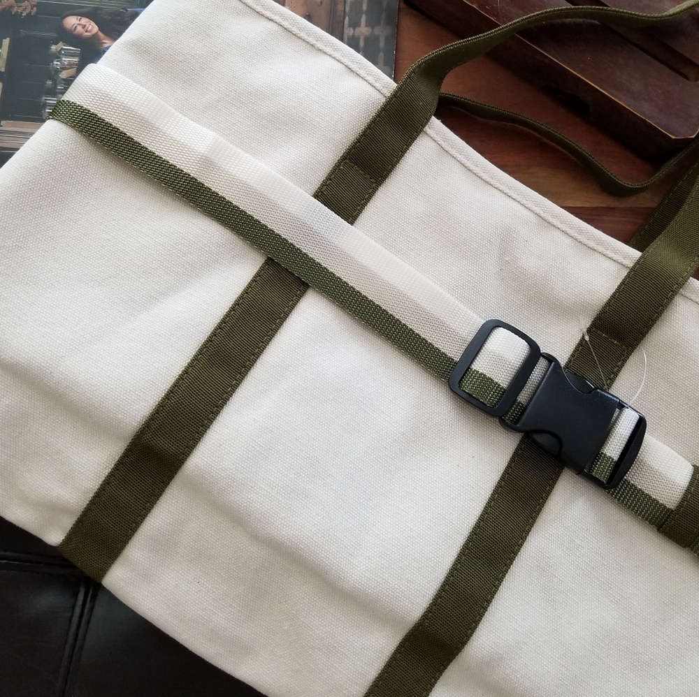 ❗LL Bean Style Canvas Cream and Olive Tote Bag❗